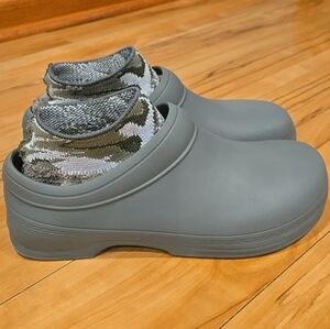 Sketchers Foamies Olive Waterproof Clogs With Camo Sock Insert Size W10